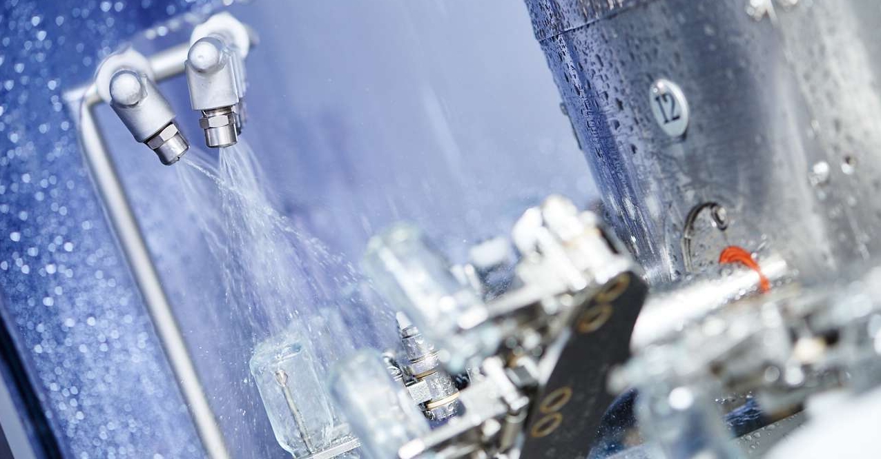 pharmaceutical washer cleaning glass bottles IP69K washdown sensor and lighting products