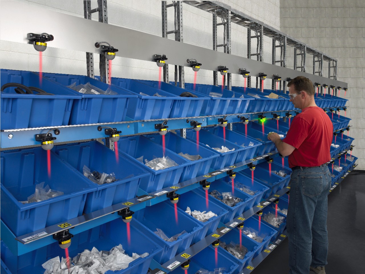 BA-1657-K50BinsAPP-off person picking items from a bin